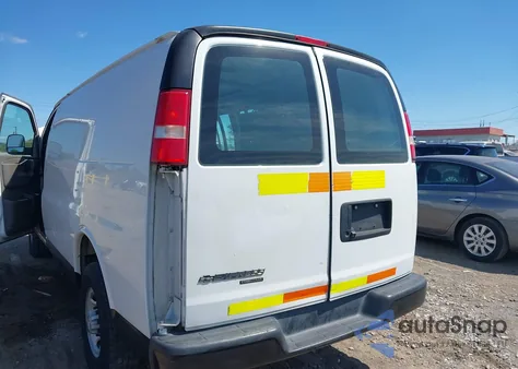 2018 Chevrolet Express 2500 Work Van из США, поврежденный, VIN 1GCWGAFP8J1201334